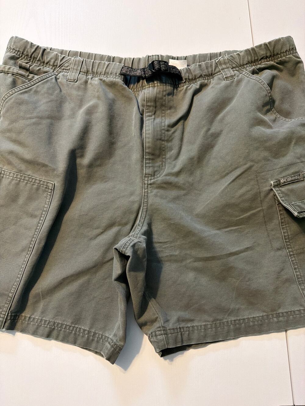 Men’s XL Army green Columbia shorts